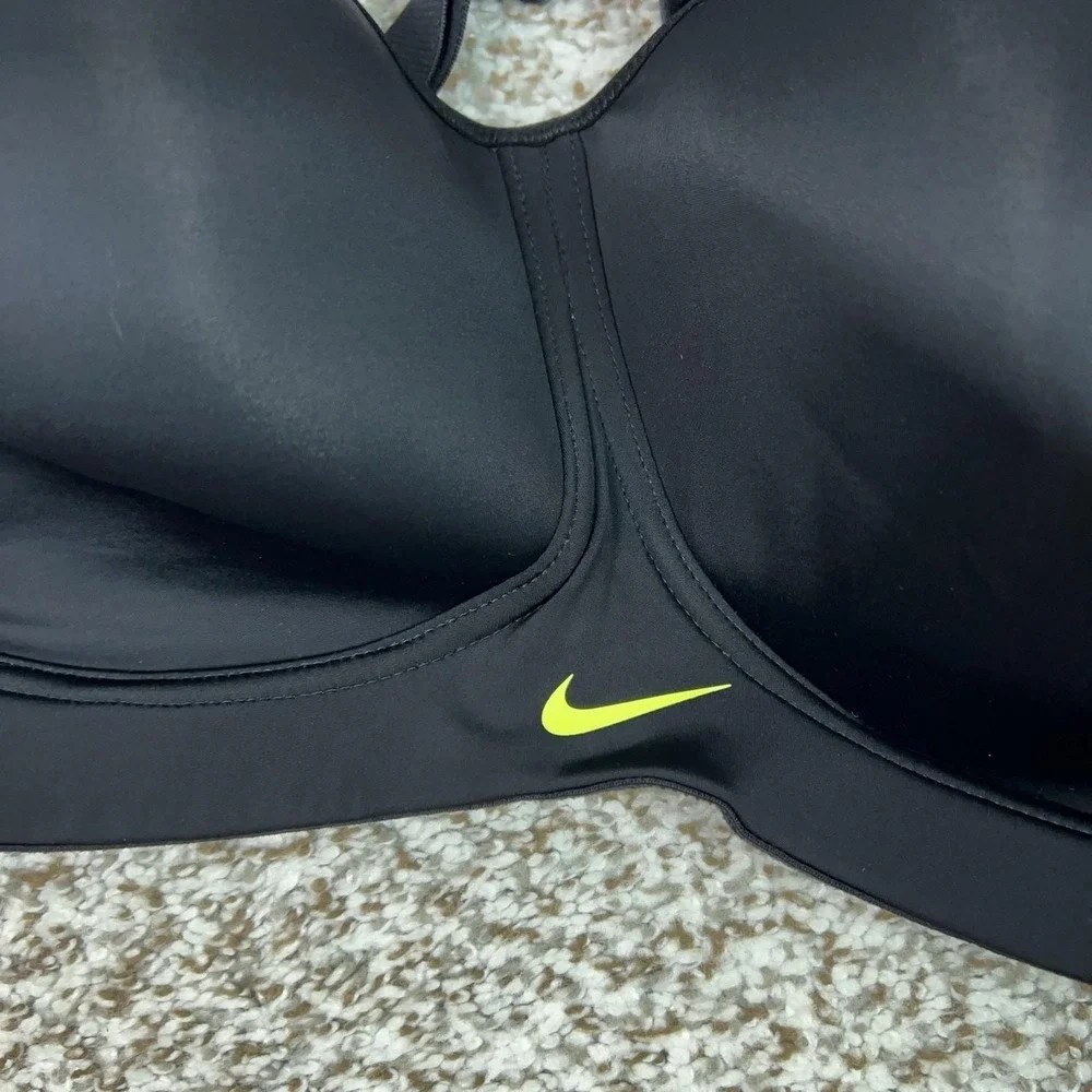 Nike Sports Bra Womens 36E Black Padded High Support Workout Gym Swoosh Logo